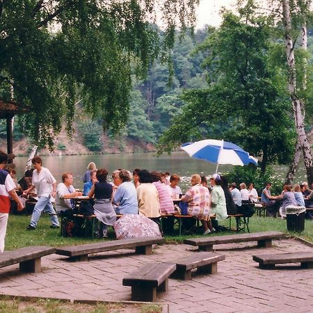Hotel Restaurant Am Kriebsteinsee Екстер'єр фото